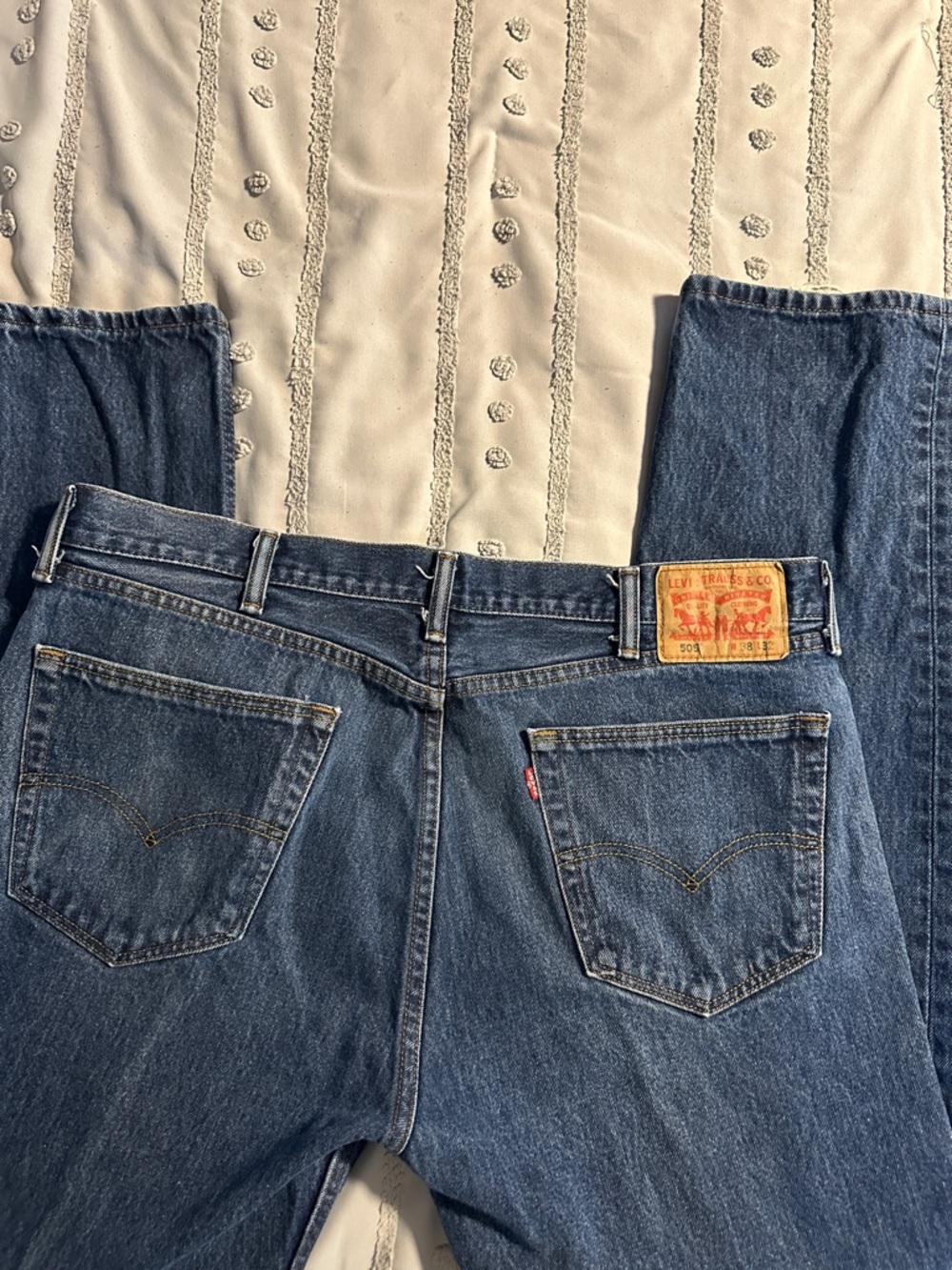 Levi's Blue Denim 505 Jeans Back Pocket View 38x 32